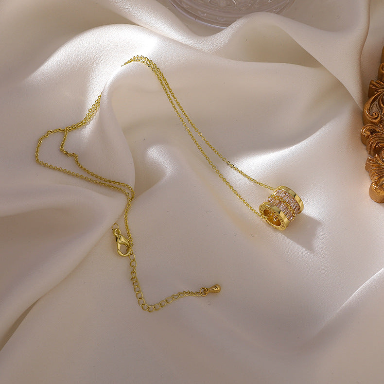 Colar Feminino com Zircônia – Tendência Fashion Contemporânea